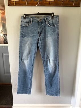 American Eagle Outfitters Light Blue Straight Leg Men’s Jeans